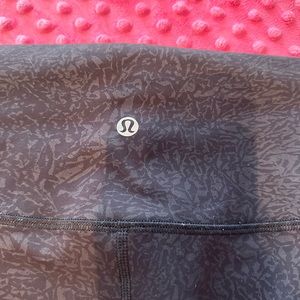 LULULEMON LEGGINGS